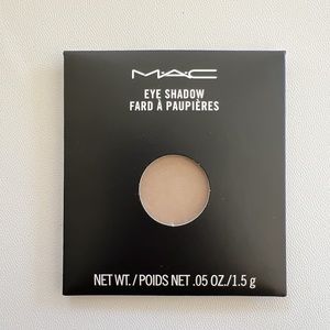 MAC Eyeshadow Refill Pan in Omega 1.5g/0.5oz- Brand New - 💯 Authentic MAC